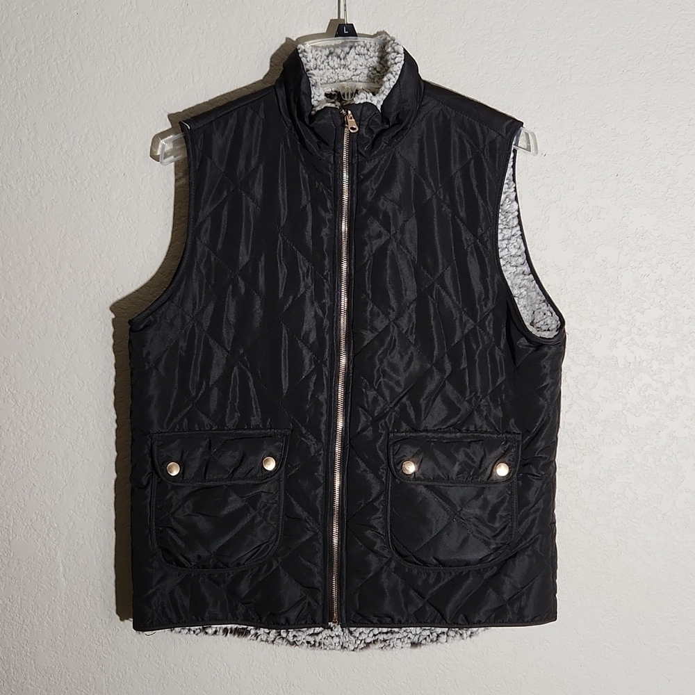 Puff Womens Vest Quilted Sherpa Reversible Black fits M/L see pics meaurments
